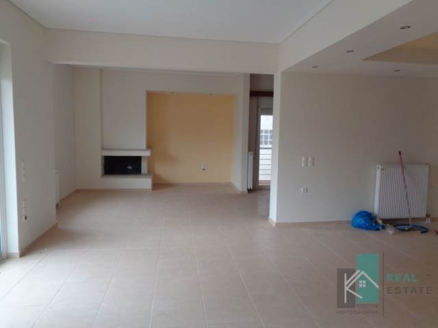 (For Sale) Residential Floor Apartment || Fthiotida/Lamia - 125 Sq.m, 3 Bedrooms, 160.000€ 