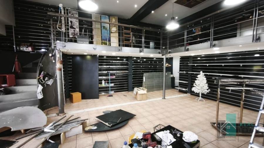 (Προς Ενοικίαση) Επαγγελματικός Χώρος Κατάστημα || Ν. Φθιώτιδας/Λαμία - 235 τ.μ, 2.500€ 